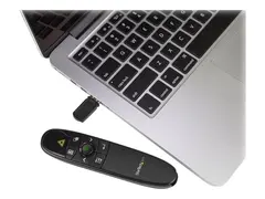 StarTech.com Wireless Presentation Remote with Green Laser Pointer 90 ft. (27 m) - USB Presentation Clicker for Mac and Windows (PRESREMOTEG) - Presentasjonsfjernstyring - RF - svart